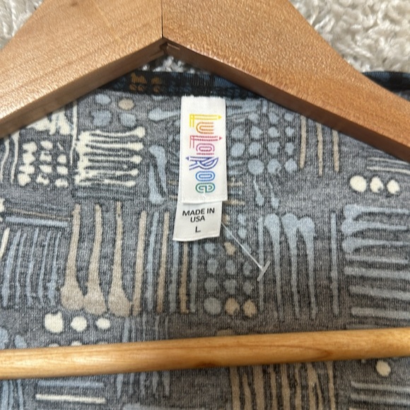 Lularoe pattern Perfect Tee. - Picture 11 of 12
